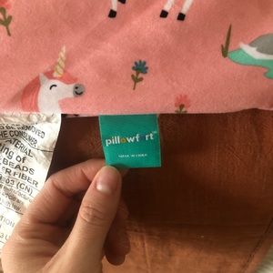 Weighted kids unicorn blanket.